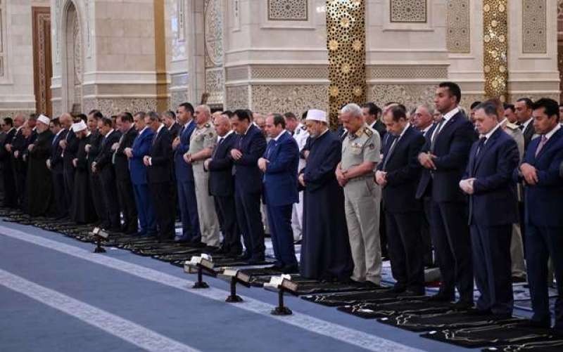المتحدث الرئاسي ينشر صور أداء الرئيس السيسي صلاة عيد الأضحى المبارك بمسجد مصر بالعاصمة الإدارية