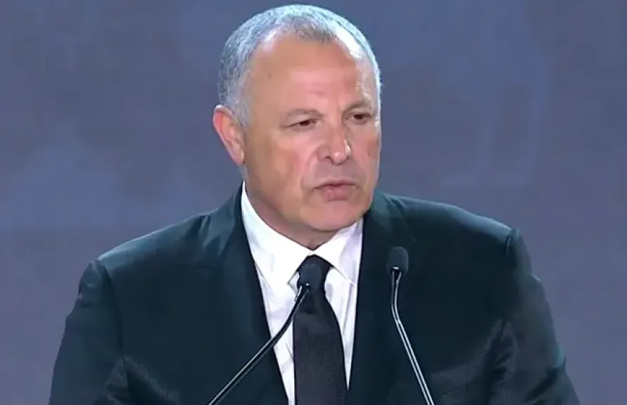 أبوريدة وعلاء نبيل يؤازران منتخب مصر أمام هايتي بكأس العالم تحت 17 عاما