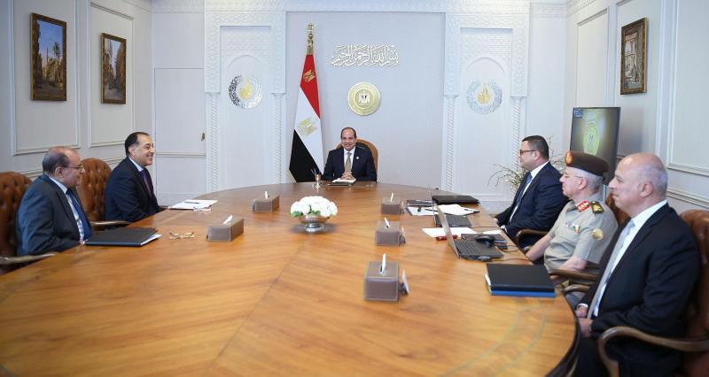 الرئيس السيسي يطلع على موقف مشاريع تطوير ورفع كفاءة مركز مارينا السياحي ومارينا 8