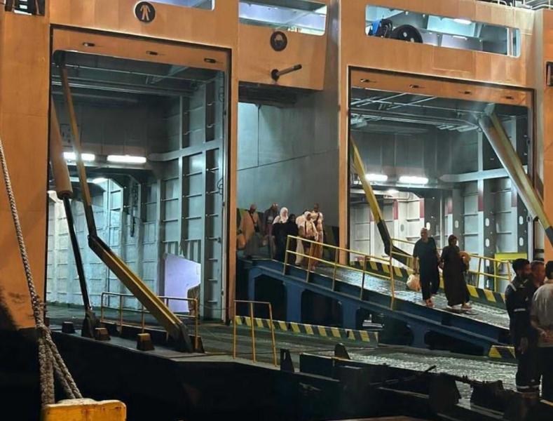 295 حاجًا و8 باصات.. عودة أول فوج من حجاج البر عبر ميناء نويبع