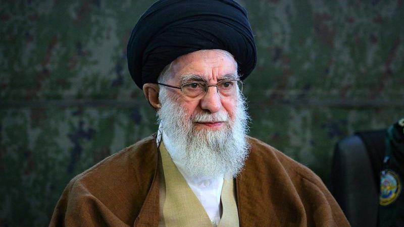 خبير: إسرائيل قد تلجأ لإغتيال المرشد الأعلى الإيرانى