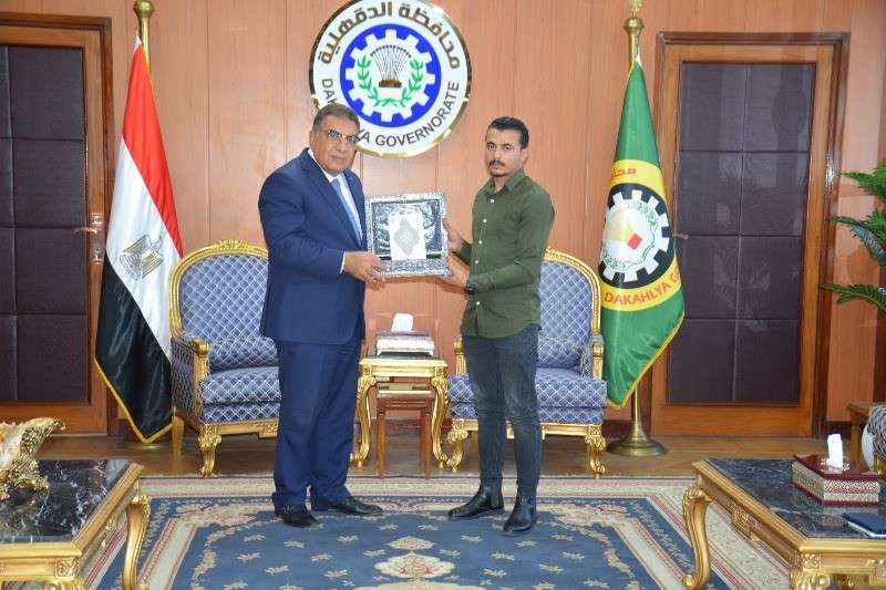 إطلاق اسم ”سائق العاشر” على مدرسة في قرية بالدقهلية