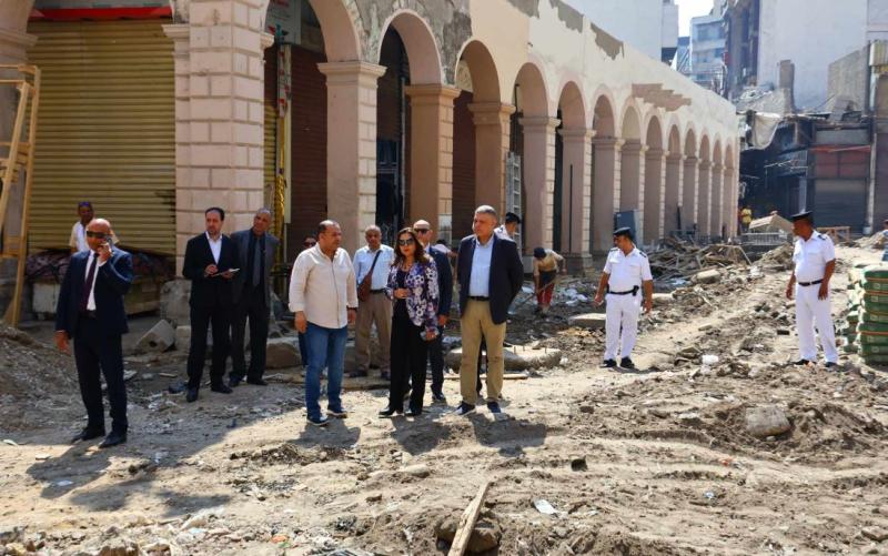 وزيرة التنمية المحلية تتفقد أعمال تنفيذ المرحلة الأولى من تطوير سوق العتبة بتكلفة 38 مليون جنيه