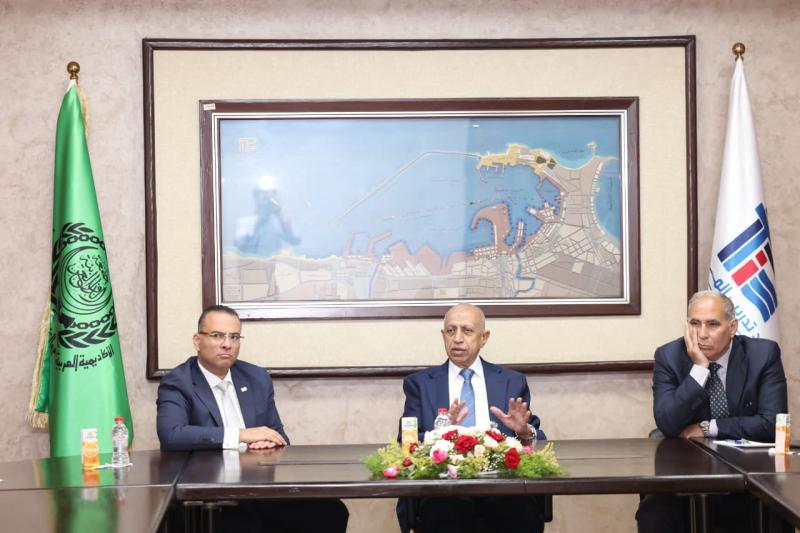 رئيس الأكاديمية العربية: ندعم توجه الدولة نحو تعزيز التجارة والخدمات اللوجستية على ساحل البحر الأحمر