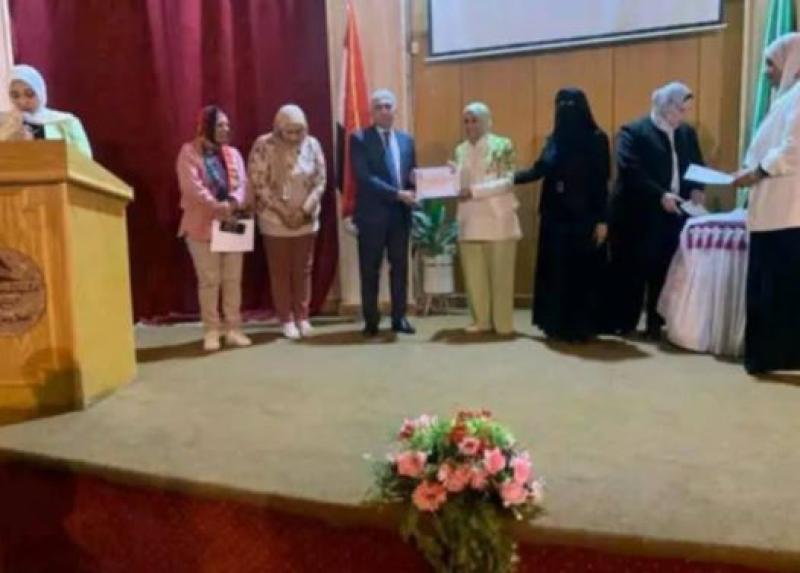 أطفال الإسماعيلية يبدعون من أجل البيئة.. والسكرتير العام يكرم الفائزين
