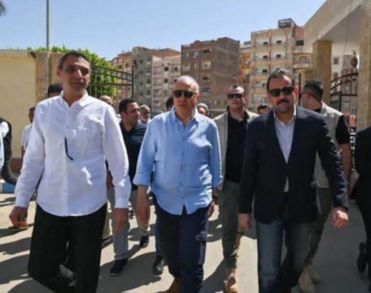 وزير الري ومحافظ السويس يتفقدان محطة مياه الشرب لمتابعة المناسيب المائية