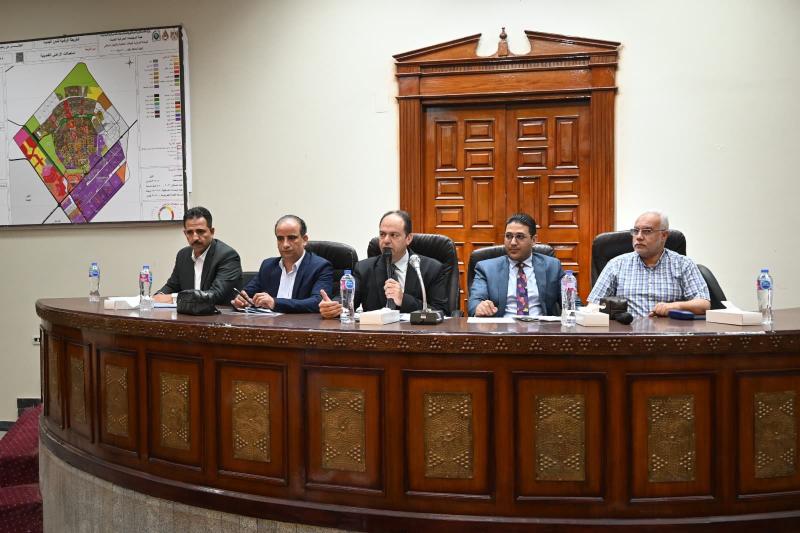 الإسكان: بيع محال تجارية ومخابز ووحدات إدارية بالعاشر والعبور الجديدة