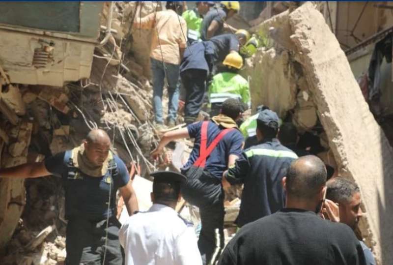 استخراج 9 ناجيين من أسفل موقع انهيار عقارين في حدائق القبة