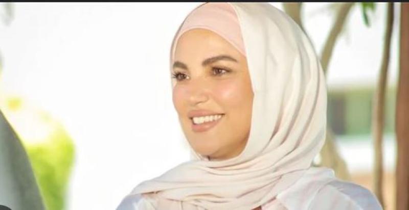درة تكشف عن شخصيتها في فيلم «الست لما» مع يسرا