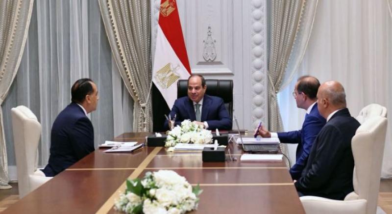 الرئيس السيسي يوجه باتخاذ كل الاحتياطات المالية والسلعية في ظل حالة التصعيد بالمنطقة