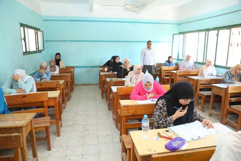 ارتياح بين طلاب الثانوية العامة بكفر الشيخ بعد امتحان اللغة العربية: ”كان مناسبا”