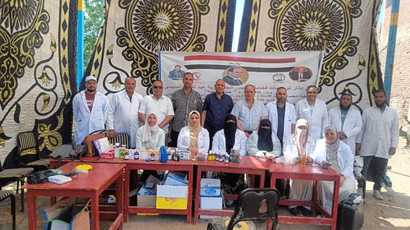 فحوصات مجانية لـ1256 مواطنا في قافلة طبية بدمياط