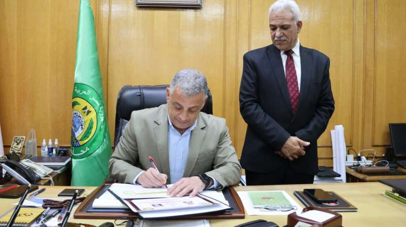 بنسبة نجاح 85.1 ٪.. محافظ الإسماعيلية يعتمد نتيجة الشهادة الإعدادية