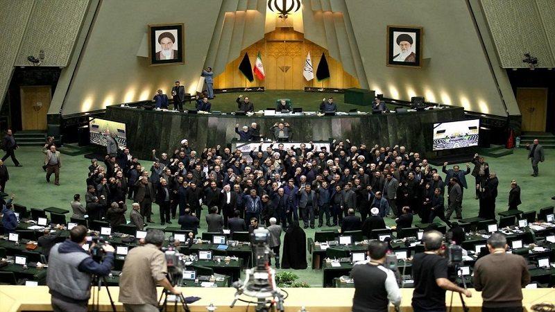البرلمان الإيراني يوافق مبدئيًا على تعليق التعاون مع الوكالة الدولية للطاقة الذرية
