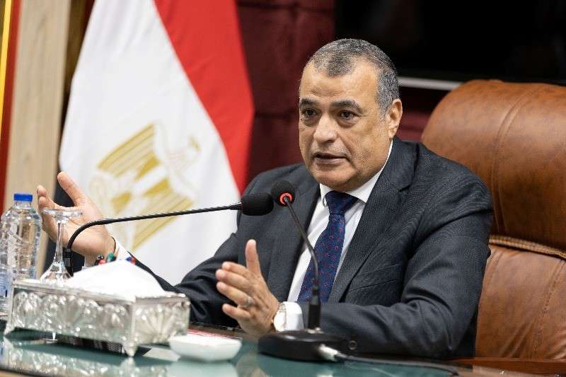 وزير الدولة للإنتاج الحربي يلتقي رؤساء البعثات الدبلوماسية والقنصلية المصرية بالخارج