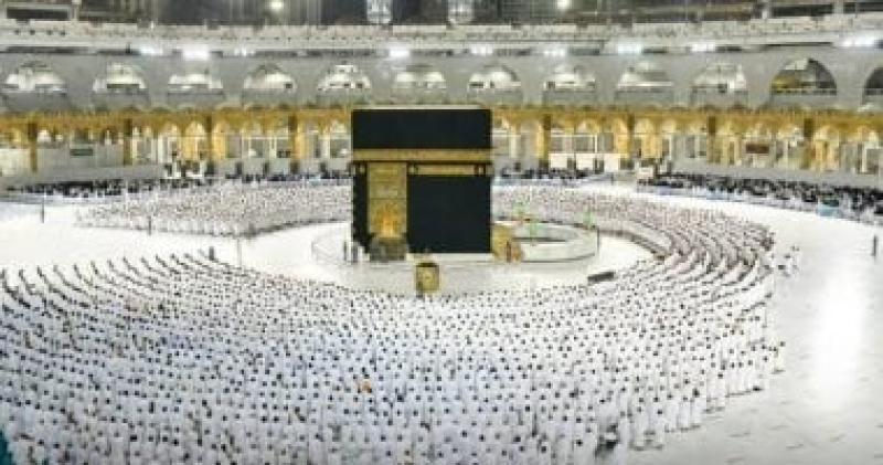 وزير السياحة يعتمد الضوابط المنظمة لتنفيذ رحلات العمرة لموسم 1447 هجرية