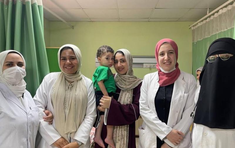مستشفى المنصورة التخصصي ينجح في إنقاذ طفل من مرض نادر.. تفاصيل