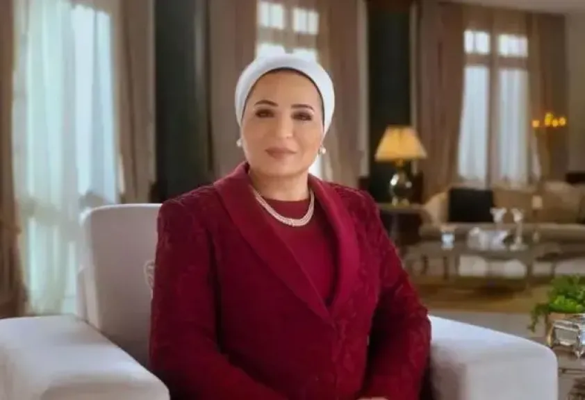 السيدة انتصار السيسي تشكر ملك وملكة إسبانيا على منحها الوسام التكريمي