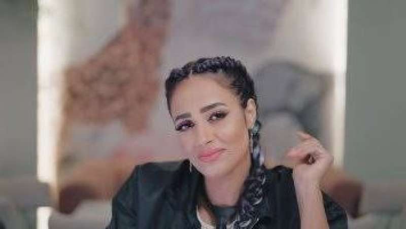 بفستان صيفي.. رنا سماحة تستعرض رشاقتها بإطلالة عبر إنستجرام