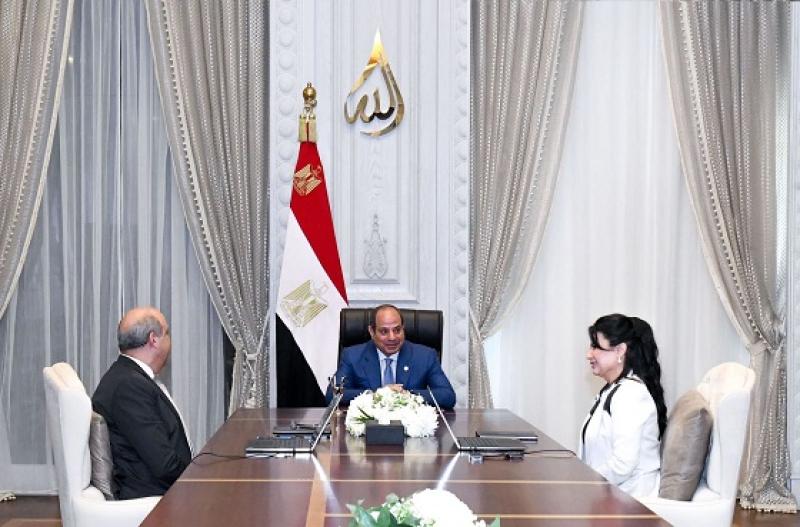 وزير الطيران المدني: الفترة الماضية أظهرت كفاءة ومهارة المراقب الجوي المصري