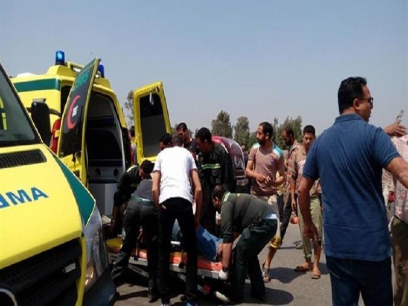 التحفظ على السائقين بحادث تصادم أتوبيس بسيارة نقل وميكروباصين في الشرقية