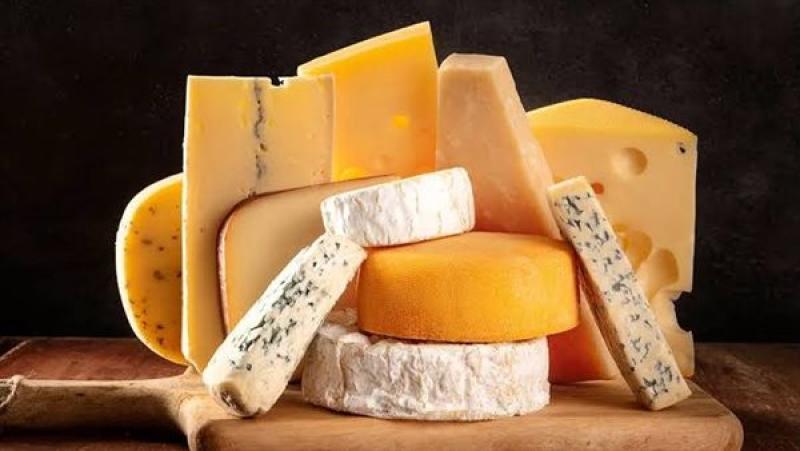 تناول الجبن قبل النوم يزيد الكوابيس ويقلل عدد ساعات النوم