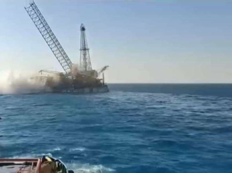 انقلاب البارج البحري أدمارين 12.. وزير البترول يعزي أسر الضحايا وتعهدات بالدعم الكامل للمصابين