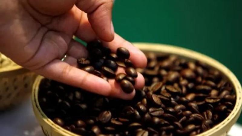 وراء الهاتف الذكيّ سبب إضافي للذقن المزدوج والتجاعيد