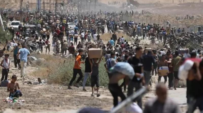 استشهاد 102 فلسطيني بينهم 44 من منتظري المساعدات