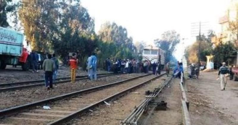 أسيوط.. مصرع موظف وسيدة بحادث أثناء عبورهما رصيف قطار في أبوتيج