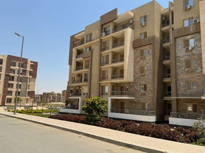وزير الإسكان يعلن مواعيد تسليم 1008 وحدات سكنية من ”جنة مصر” في القاهرة الجديدة