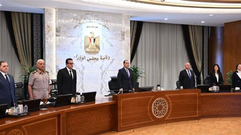 مجلس الوزراء يقف دقيقة حداد على أرواح شهداء الإقليمي وسنترال رمسيس