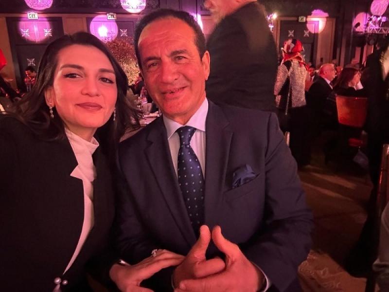 محمد ثروت يحتفل بتخرّج ابنته داليا وحصولها على الماجستير من بريطانيا