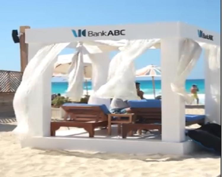 بنك ABC يتواجد في شاطئ بيانكي سيدي عبد الرحمن لتقديم هدايا وأنشطة مميزة للعملاء