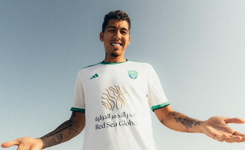 فيرمينو يقترب من تجربة جديدة في الدوري القطري