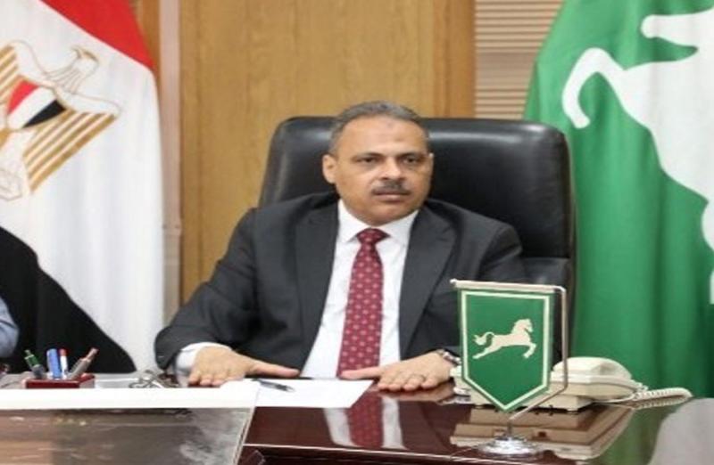 محافظ الشرقية يُهنئ أوائل شهادات الدبلومات الفنية