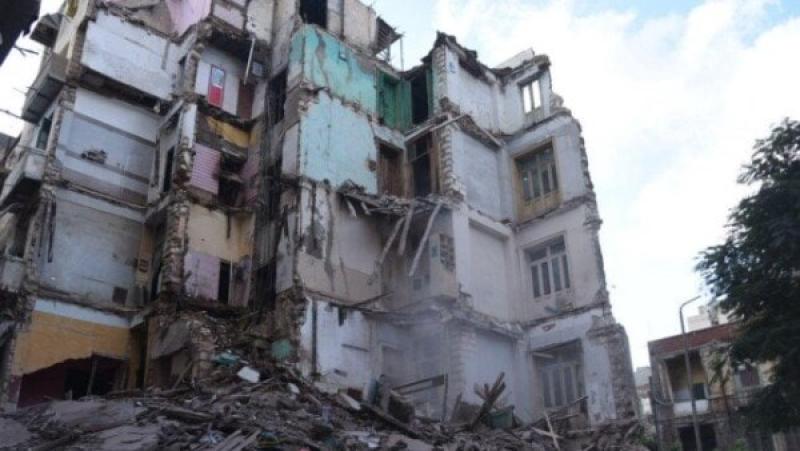 محافظ الإسكندرية الأسبق يكشف مفاجأة بشأن عقار العطارين المنهار