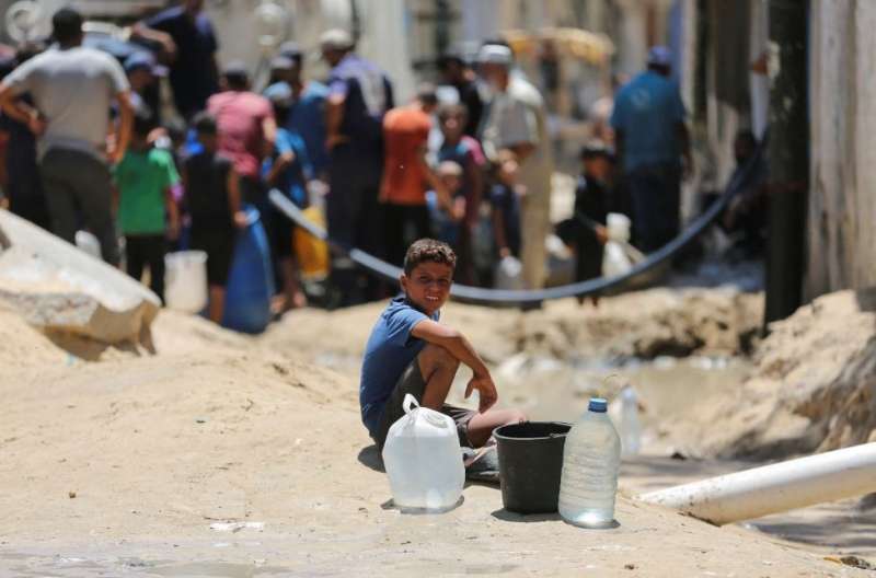 اليونيسيف تنعي 7 أطفال قتلوا في طابور للحصول على الماء بغزة