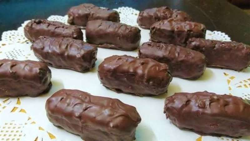 طريقة عمل أصابع الشوكولاتة بجوز الهند بطعم لذيذ ومكونات بسيطة