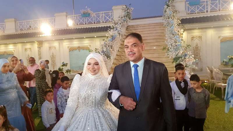 أسرة ”هي وهما” تهنئ المستشار وائل نجم بزفاف كريمته ”بسنت”