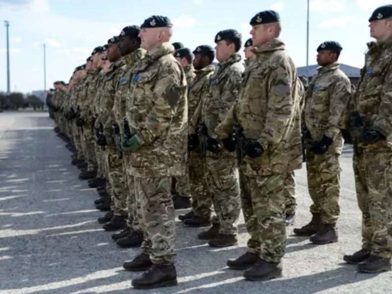 الجيش البريطاني يقدم خدمات طبية مجانية لأكثر من 3 آلاف شخص في كينيا