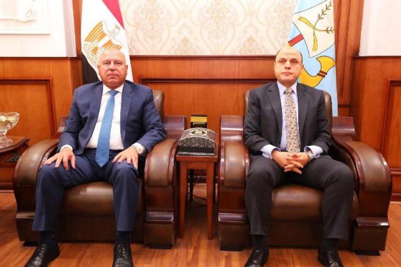 محافظ كفر الشيخ يستقبل وزير النقل لبحث تطوير شبكة الطرق.. صور