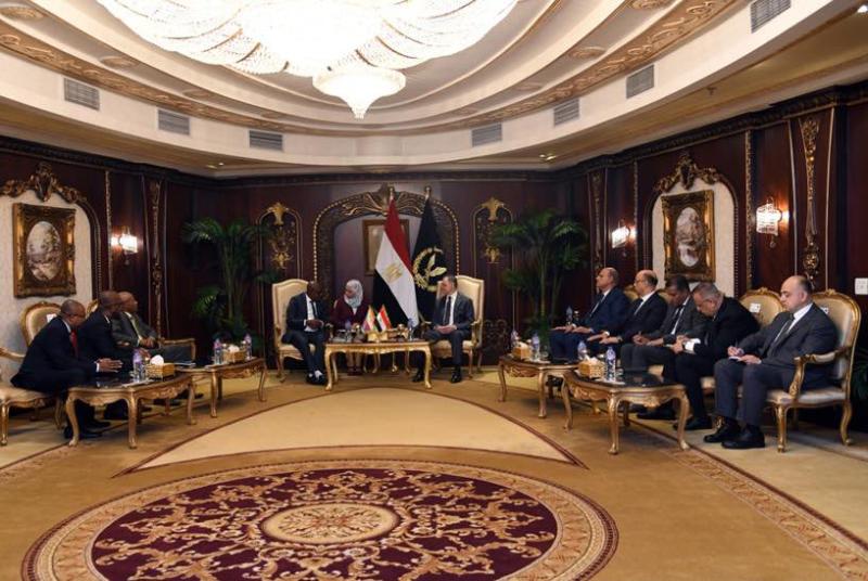 وزير الداخلية يستقبل نظيره بجمهورية القمر المتحدة خلال زيارته للقاهرة