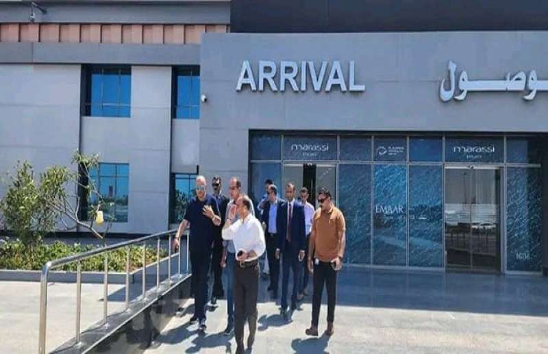 رئيس المصرية للمطارات يتفقد مطاري العلمين ومرسى مطروح.. صور