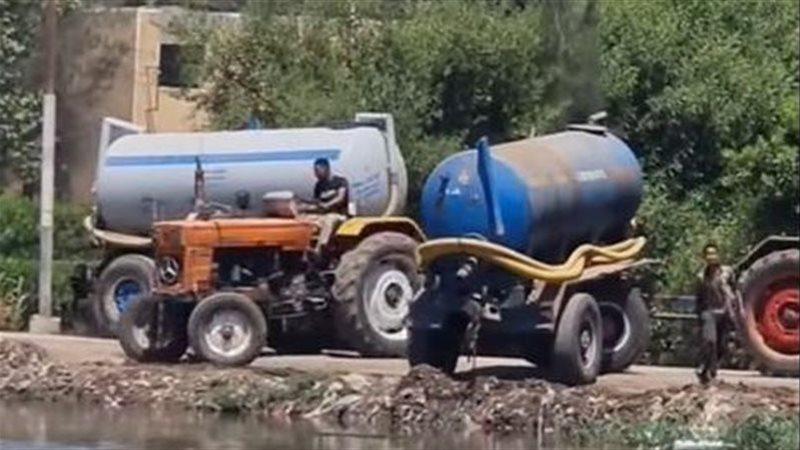 إحالة سائق جرار بالشرقية إلى النيابة لتفريغه الصرف الصحي في مجرى مائي