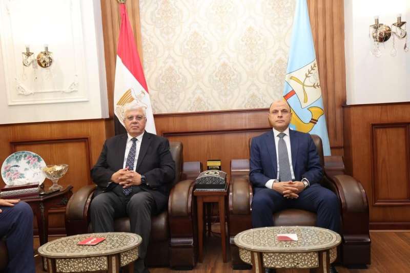محافظ كفر الشيخ يبحث مع وزير التعليم العالي عددا من الملفات.. تفاصيل