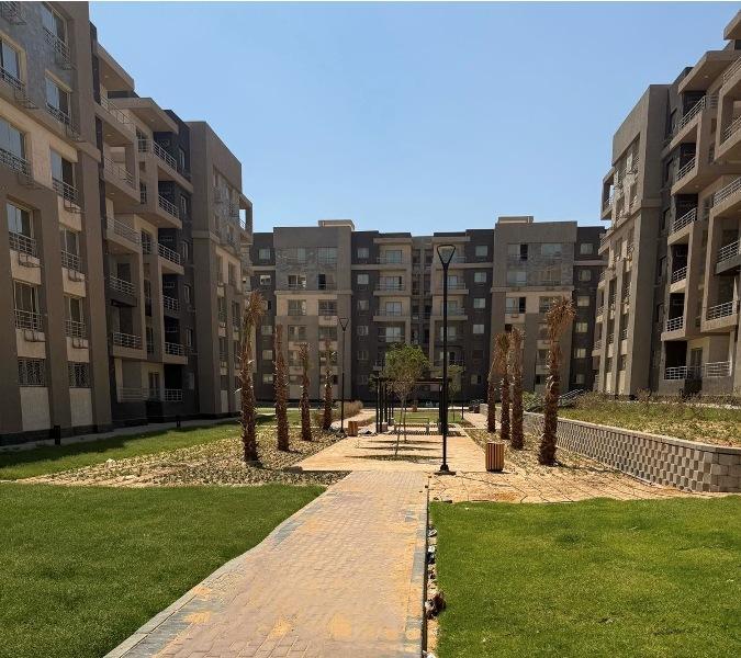 وزير الإسكان يتابع سير العمل بعددٍ من المشروعات الجاري تنفيذها بالشيخ زايد.. صور