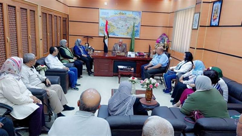 مدير ”تعليم الفيوم” يبحث الاستعدادات النهائية للعام الدراسي الجديد