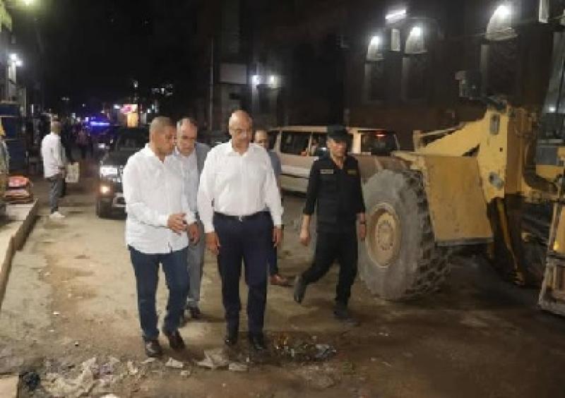 محافظ القليوبية يجري جولة مفاجئة بمدينة الخانكة ويوجّه بتطوير شارع الجمهورية