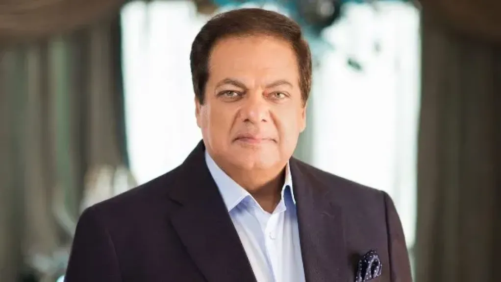 أحمد موسى: أبو العينين عزز حضور مصر الدولي في قمة برلمانات المتوسط.. ويبحث دعم السياحة ومكافحة الإرهاب